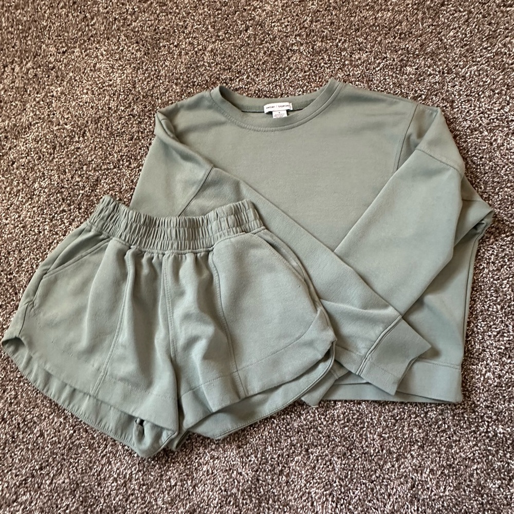 Green Sweatshirt and Shorts Set New Without Tags